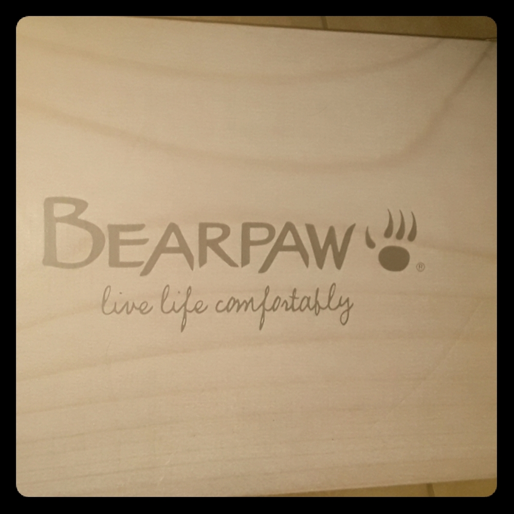 Bearpaw boots brand new in the box never used